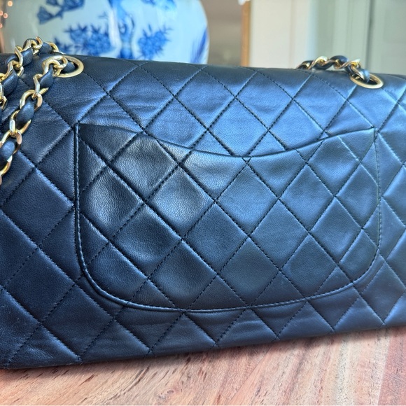 Chanel Vintage 1989 medium Classic flap 24k gold black lambskin - Picture 4 of 16